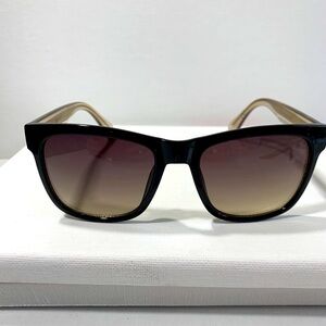 Nine West black oversized wayfarer sunglasses